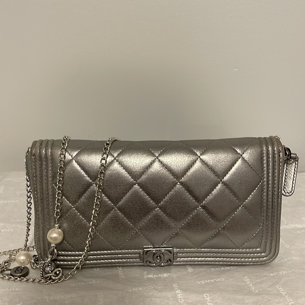 Chanel boy quilted lambskin metallic silver zippy wallet